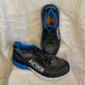 HOKA ONE ONE Arahi 2 Running Shoe